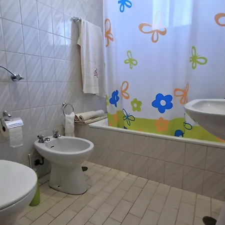 Alfarrobinha - T2 - By Bedzy 公寓 *