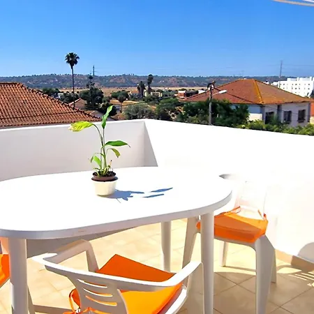 Alfarrobinha - T2 - By Bedzy 公寓 *